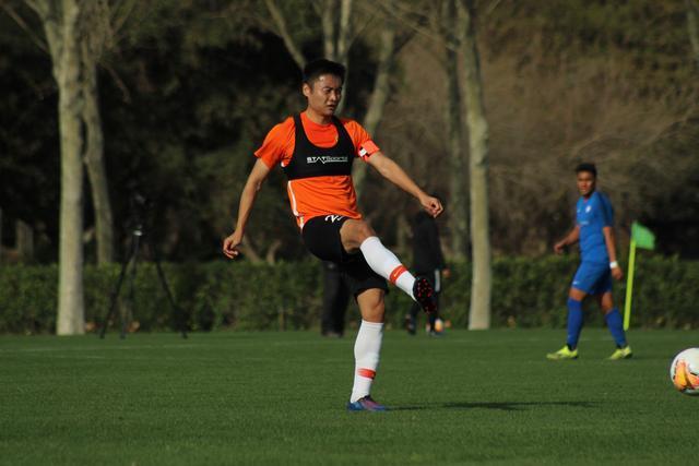 主场不敌南京 吉林男篮遭遇两连败季后赛前景堪忧主场不敌南京 吉林男篮遭遇两连败季后赛前景堪忧